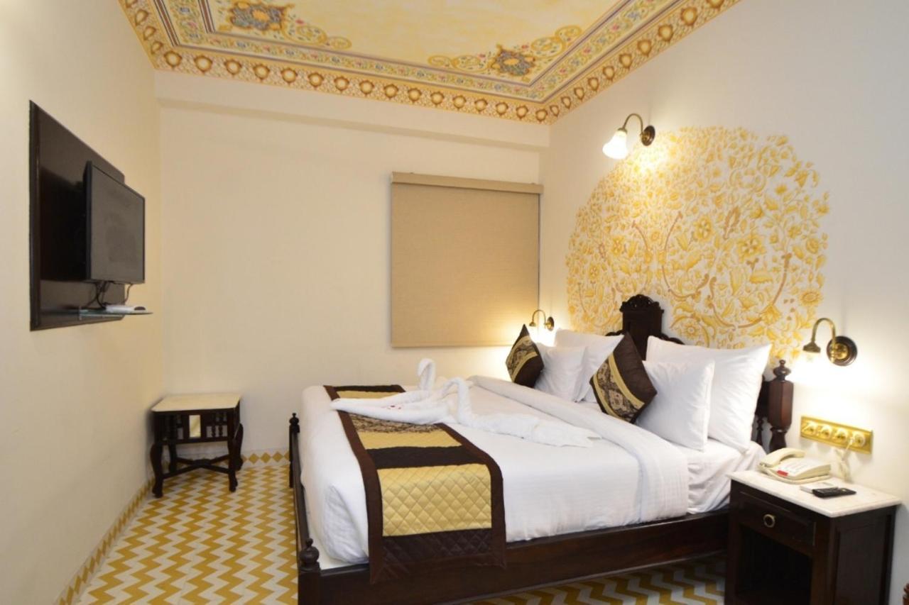 Nirbana Palace - A Heritage Hotel And Spa Jaipur Exterior photo