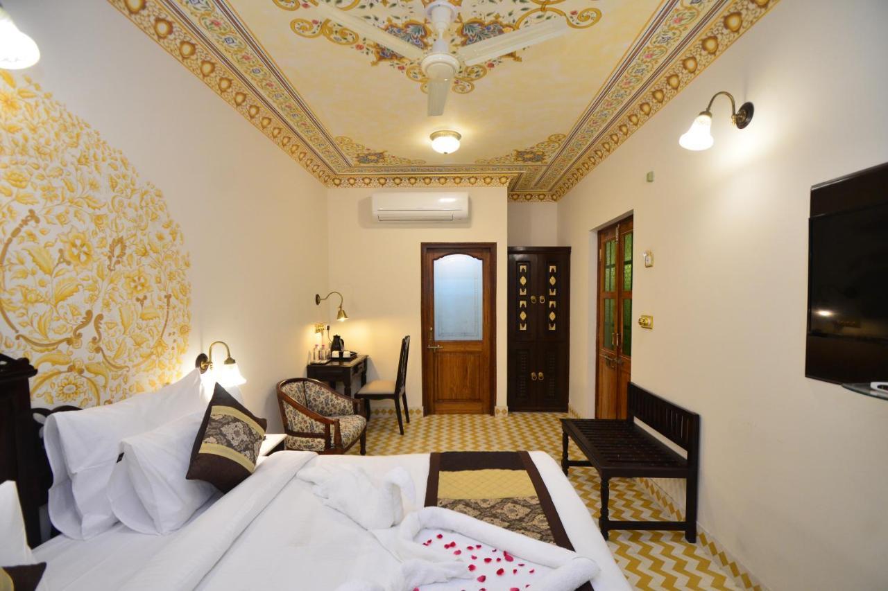 Nirbana Palace - A Heritage Hotel And Spa Jaipur Exterior photo