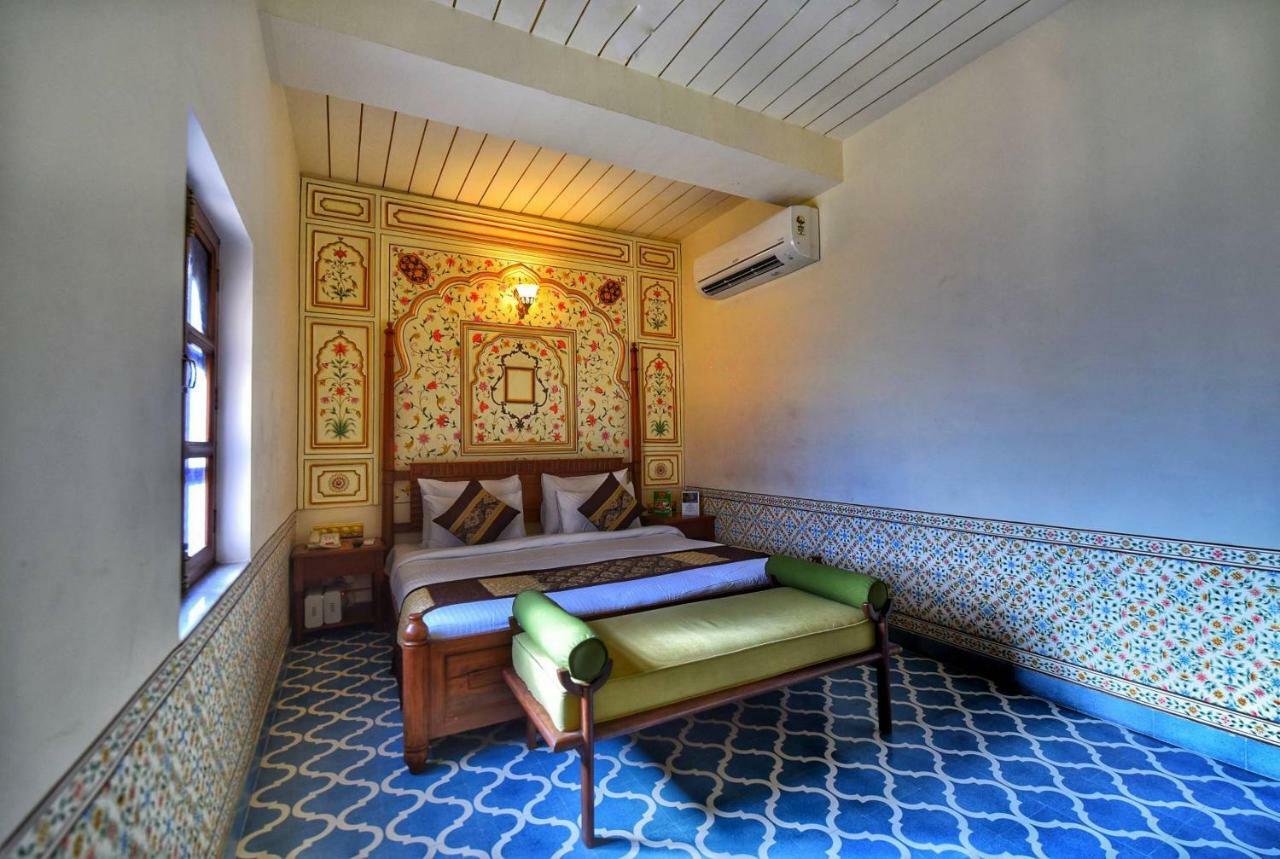 Nirbana Palace - A Heritage Hotel And Spa Jaipur Exterior photo