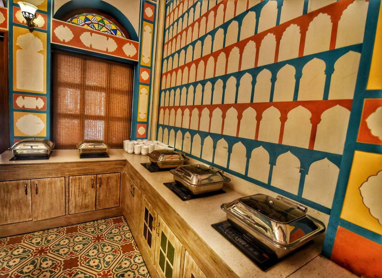 Nirbana Palace - A Heritage Hotel And Spa Jaipur Exterior photo
